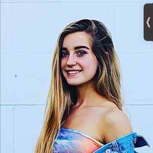 Meet your Posher, Abigail